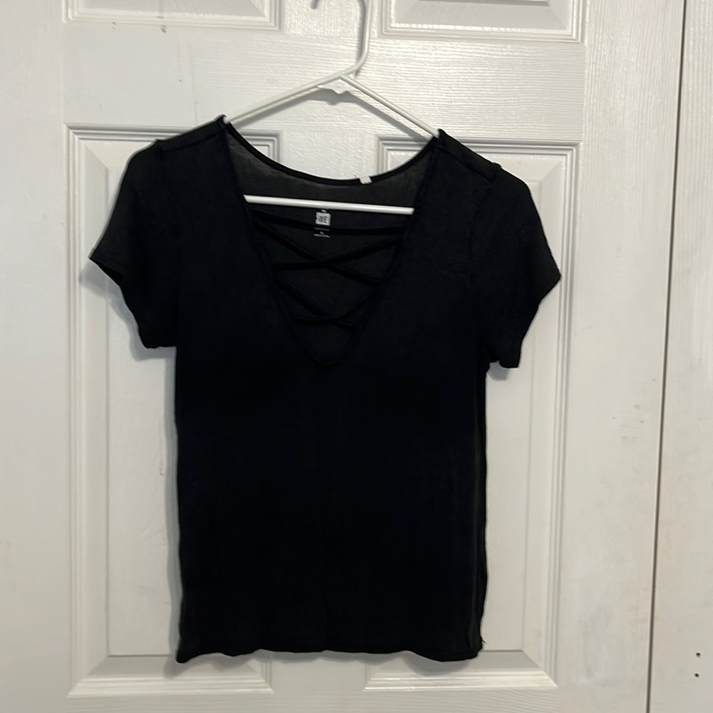 Plunge black tshirt in GUC